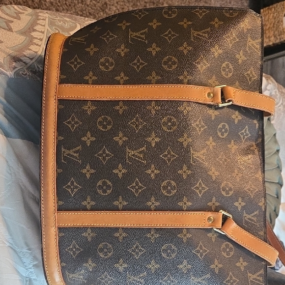 Louis Vuitton Handbags - Vintage Louis Vuitton Monogram Canvas Duffel Bag. Comes With COA